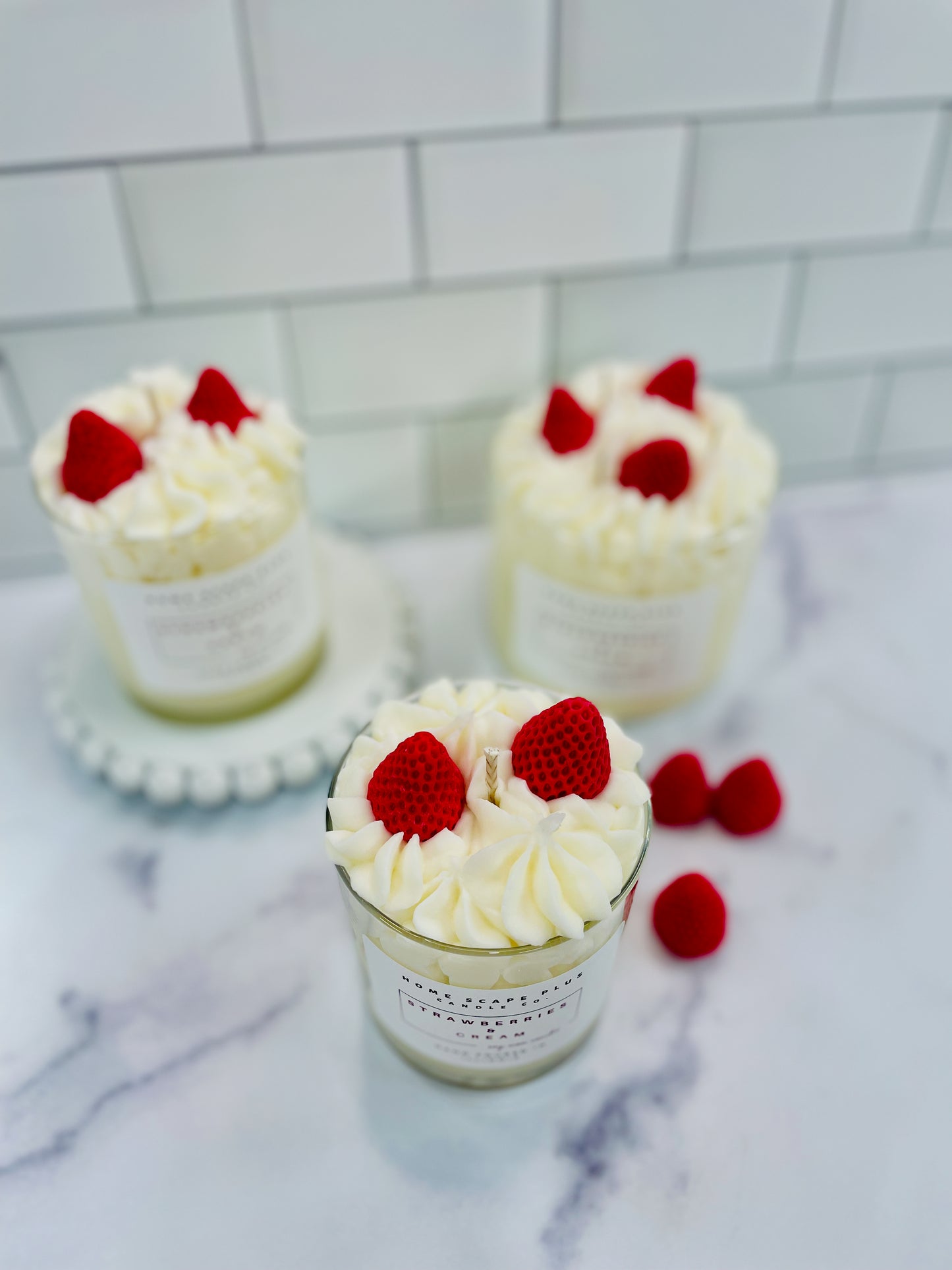 Soy Wax Candle Strawberries & Cream 11oz