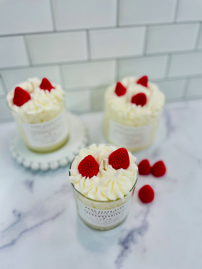 Soy Wax Candle Strawberries & Cream 11oz